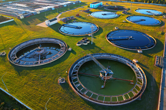 Sewage treatment plant tank facility
